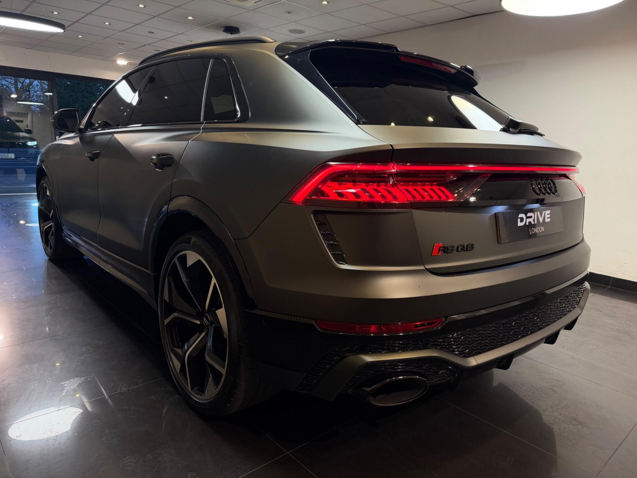 Audi RSQ8